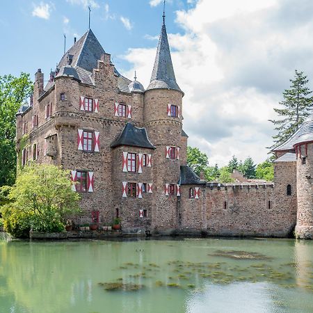 Burg Satzvey Guest House Mechernich Exterior photo